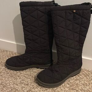 Bogs Tall Quilted Snowday Boots (black)